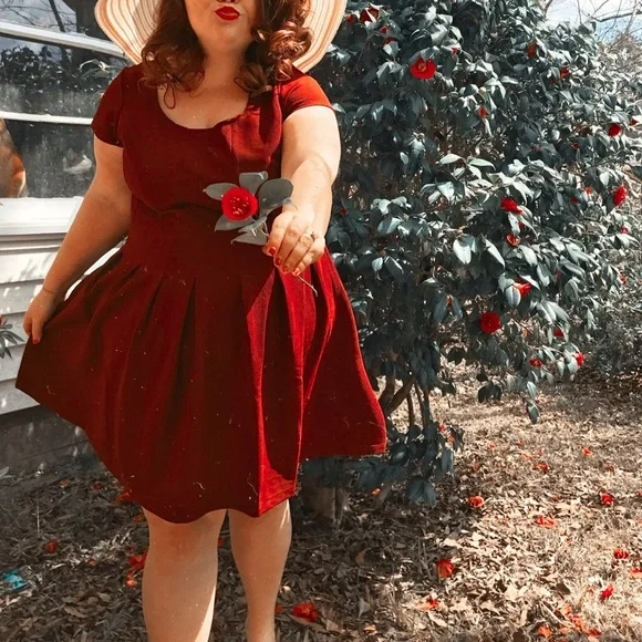 green emerald velvet dress Red Short Sleeve Midi Dress - All Dresses main image 0